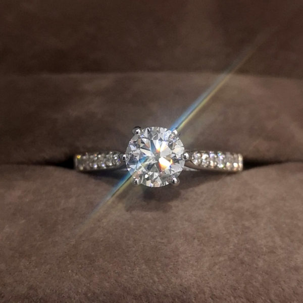 1.22 Carat Round Brilliant Cut Diamond Ring with Shoulders