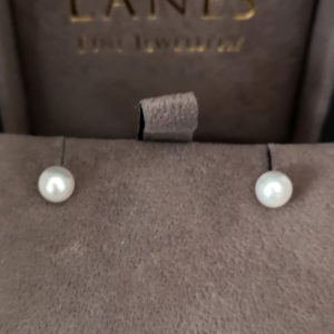 Cream Pearl Stud Earrings 5mm