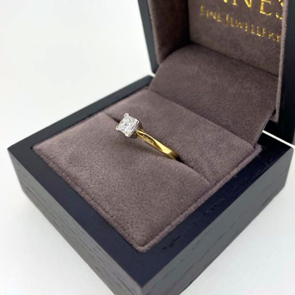 Pre-owned - 0.51 Carat Princess Cut Diamond Engagement Ring