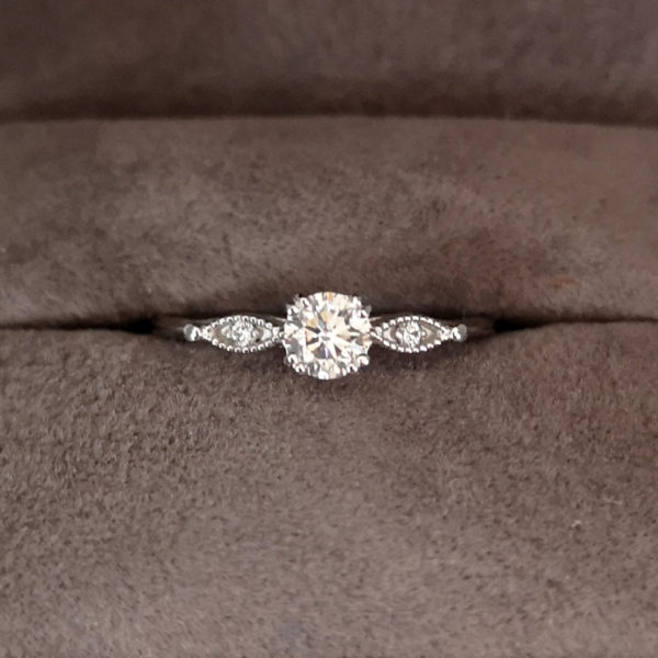 Vintage Style Round Brilliant Cut Diamond Ring